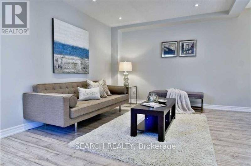 Mississauga (east Credit), ON L5V2H2,5725 SIDMOUTH STREET