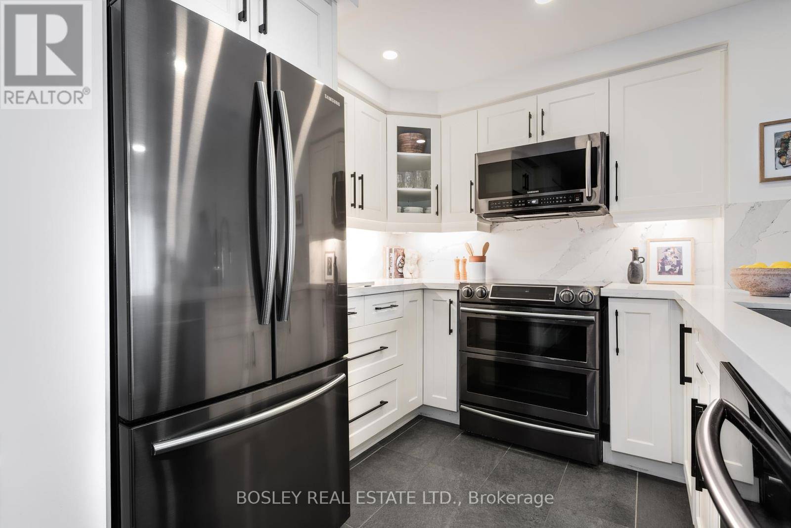 Toronto (edenbridge-humber Valley), ON M9A5H5,38 Fontenay CT #901
