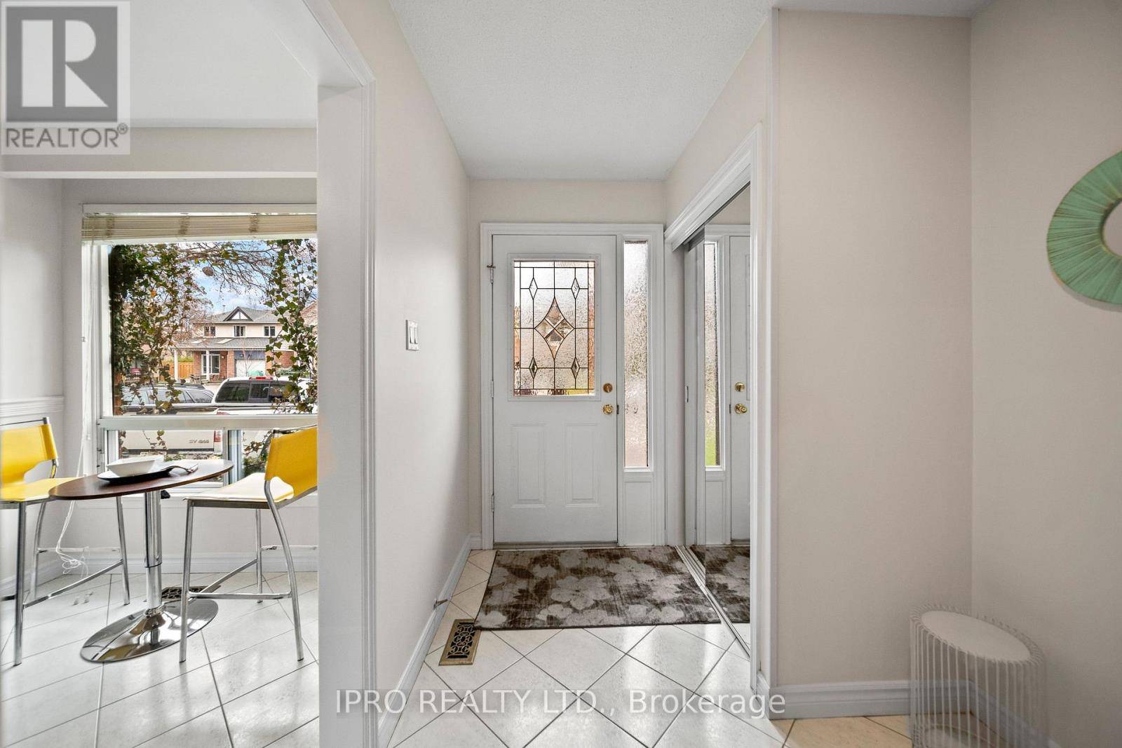 Milton (dp Dorset Park), ON L9T3Z8,734 BRIAR CRESCENT
