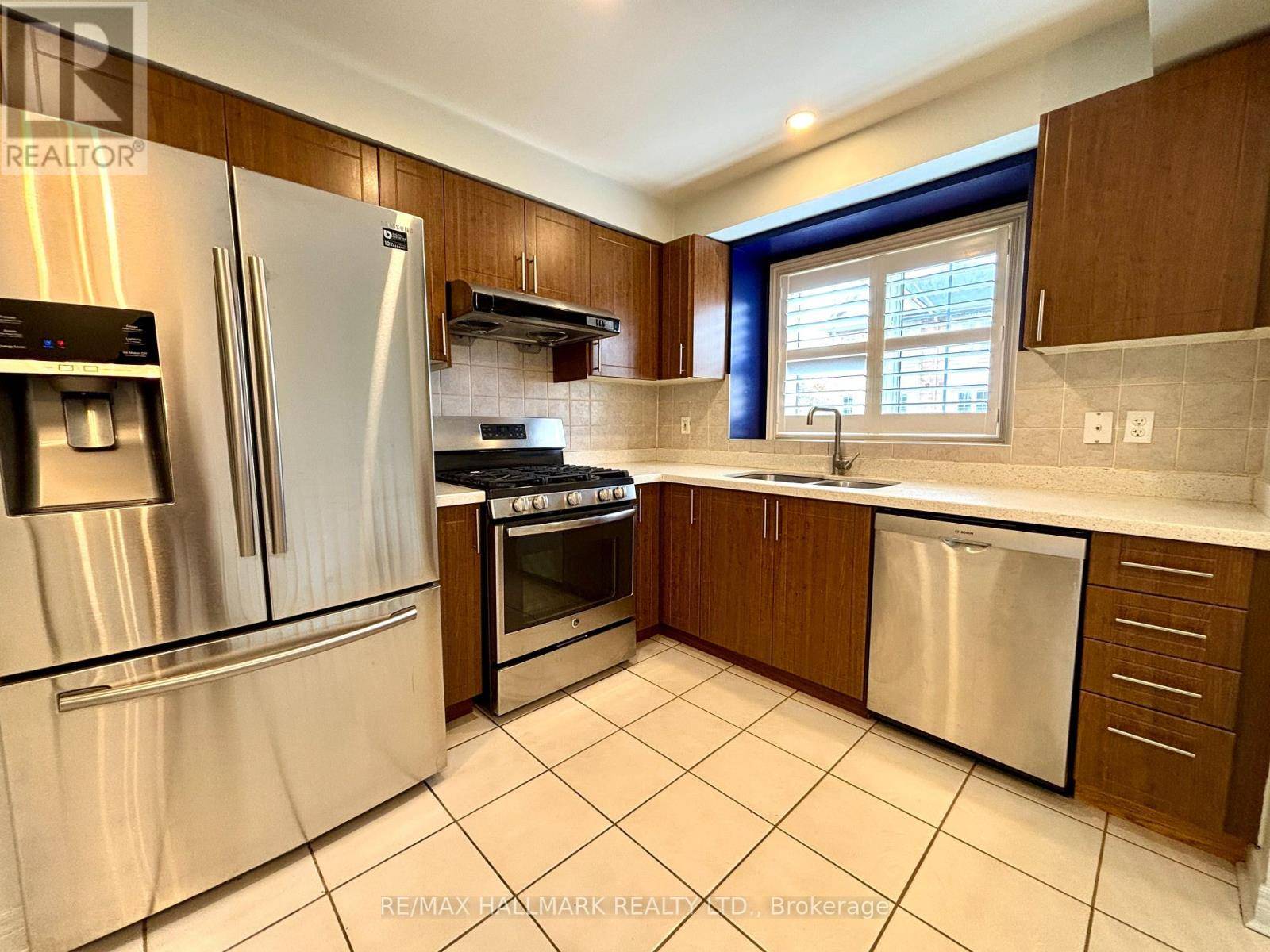 Mississauga (erindale), ON L5C1E1,1128 Dundas ST West #4