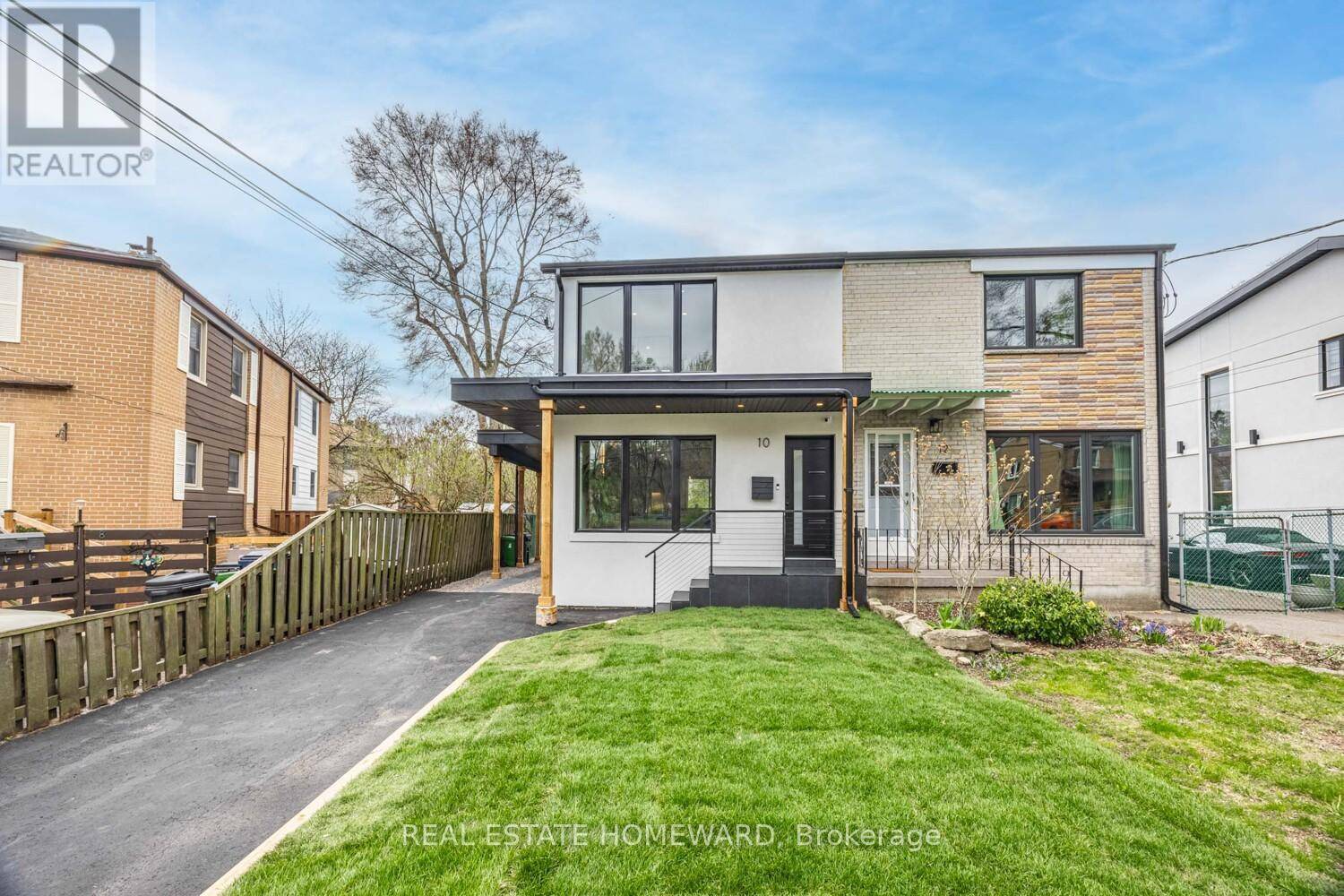 Toronto (lambton Baby Point), ON M6S2R2,10 JULIANA COURT