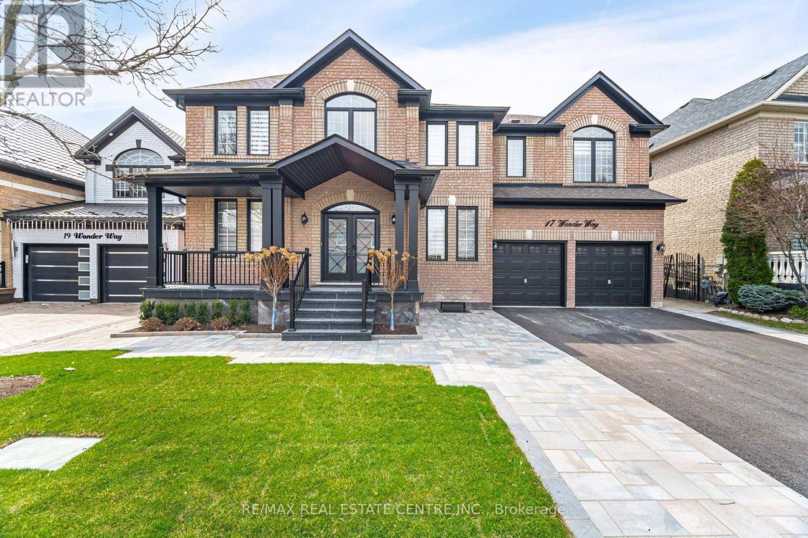 Brampton (vales Of Castlemore), ON L6P1G1,17 WONDER WAY