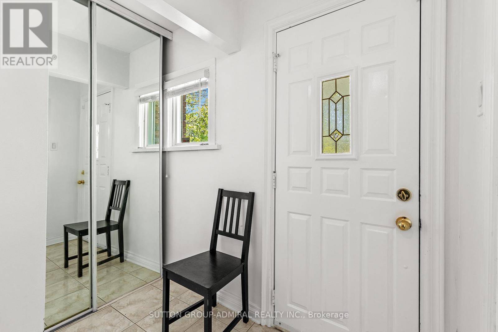 Toronto (yorkdale-glen Park), ON M6B2K2,1052 GLENGROVE AVENUE