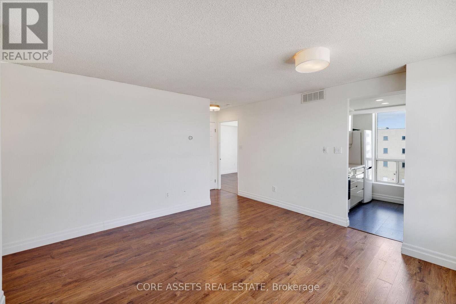 Toronto (islington-city Centre West), ON M9B6K4,101 Subway CRES #504