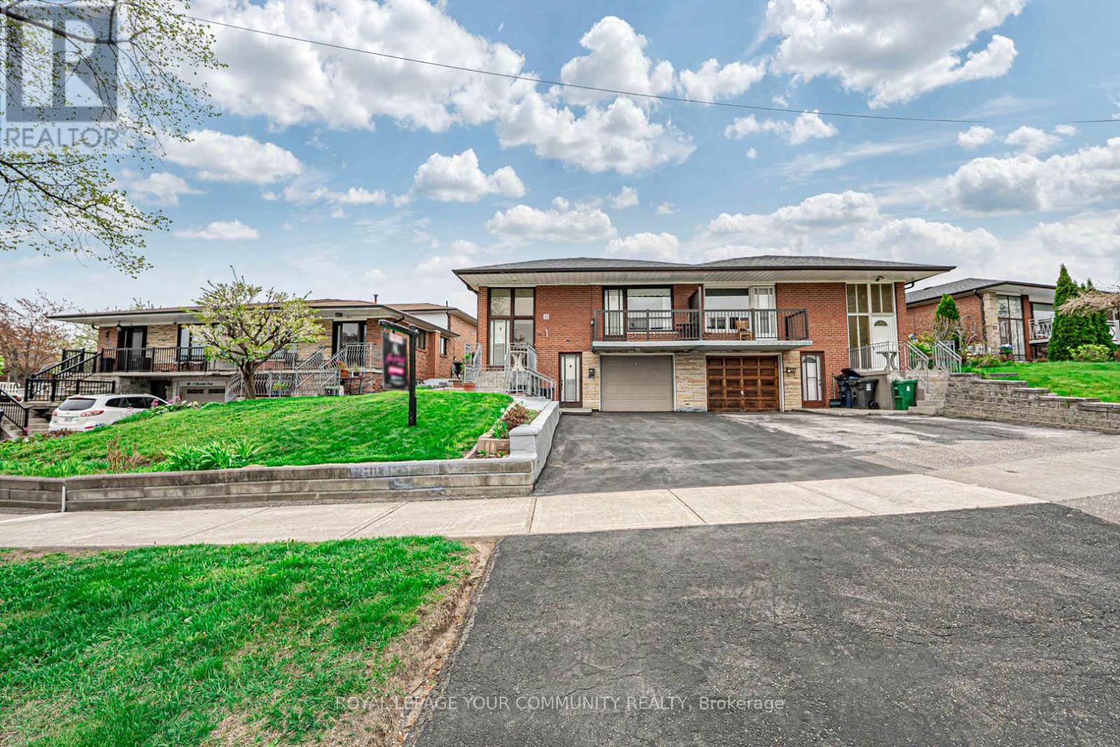 Toronto (humber Summit), ON M9L2H6,10 GRENADINE COURT
