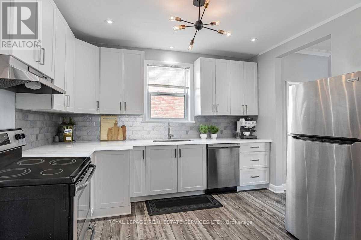 Toronto (humber Heights), ON M9P2A7,2289 LAWRENCE AVENUE W