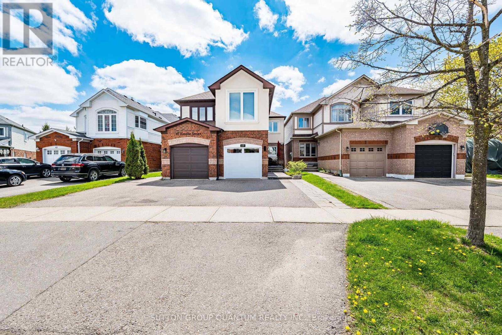 Halton Hills (georgetown), ON L7G5H5,49 EMSLIE STREET