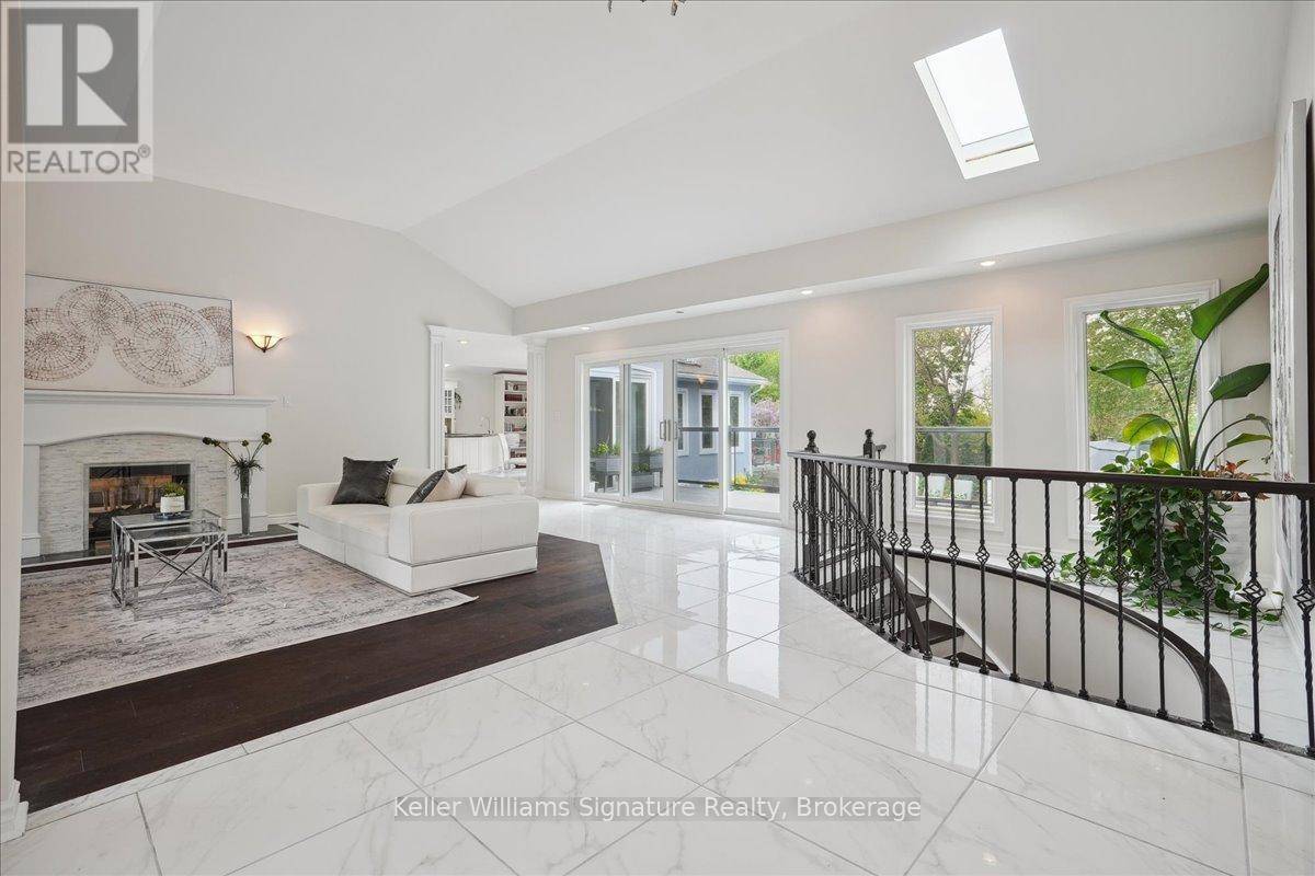 Burlington (grindstone), ON L7P0T4,20 CRAVEN AVENUE
