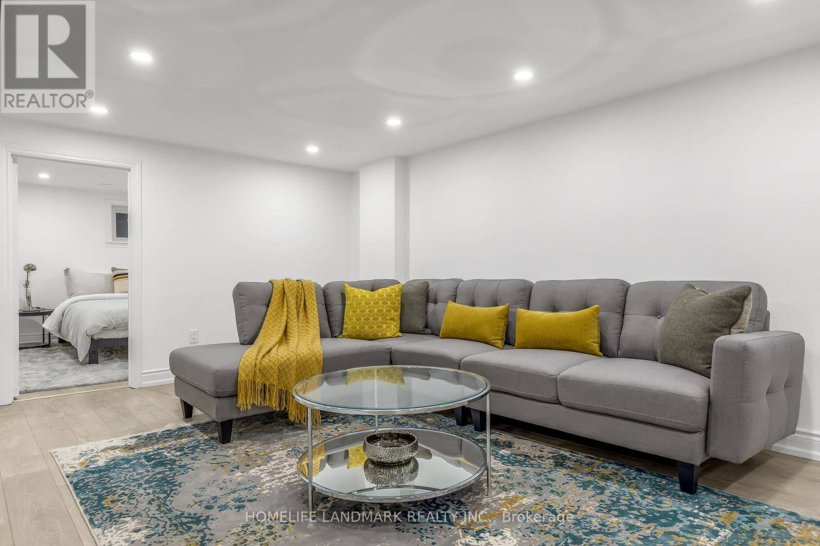 Toronto (stonegate-queensway), ON M8Y1P1,34 Ringley AVE #lower