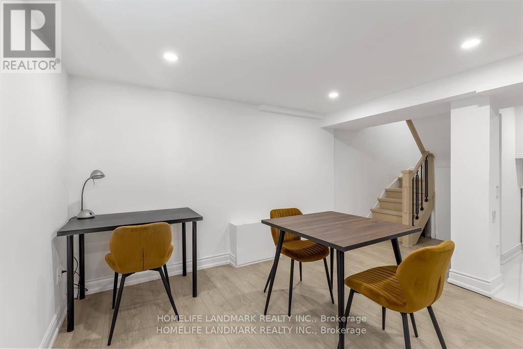 Toronto (stonegate-queensway), ON M8Y1P1,34 Ringley AVE #lower
