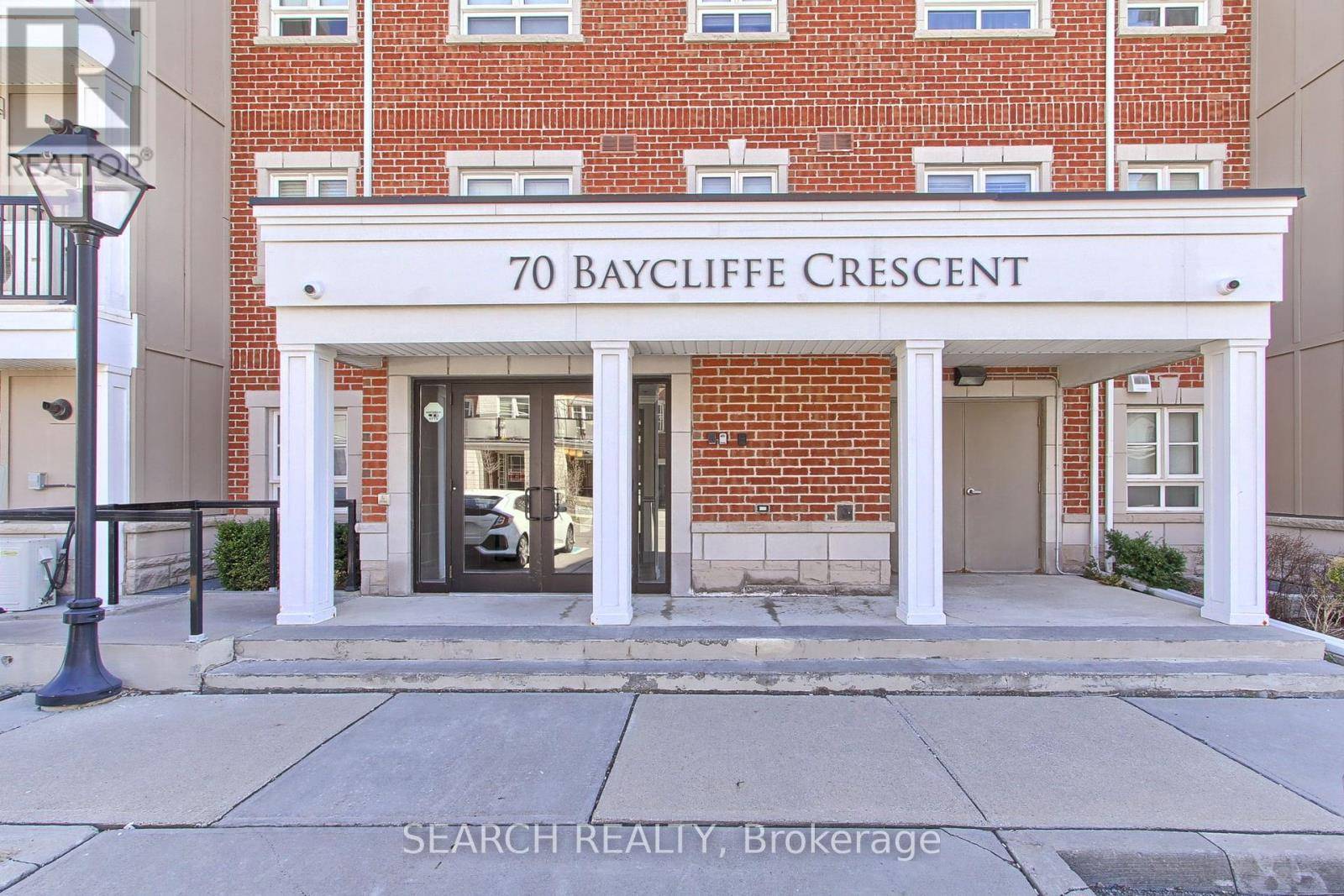 Brampton (northwest Brampton), ON L7A0Z5,70 BAYCLIFFE RD #102