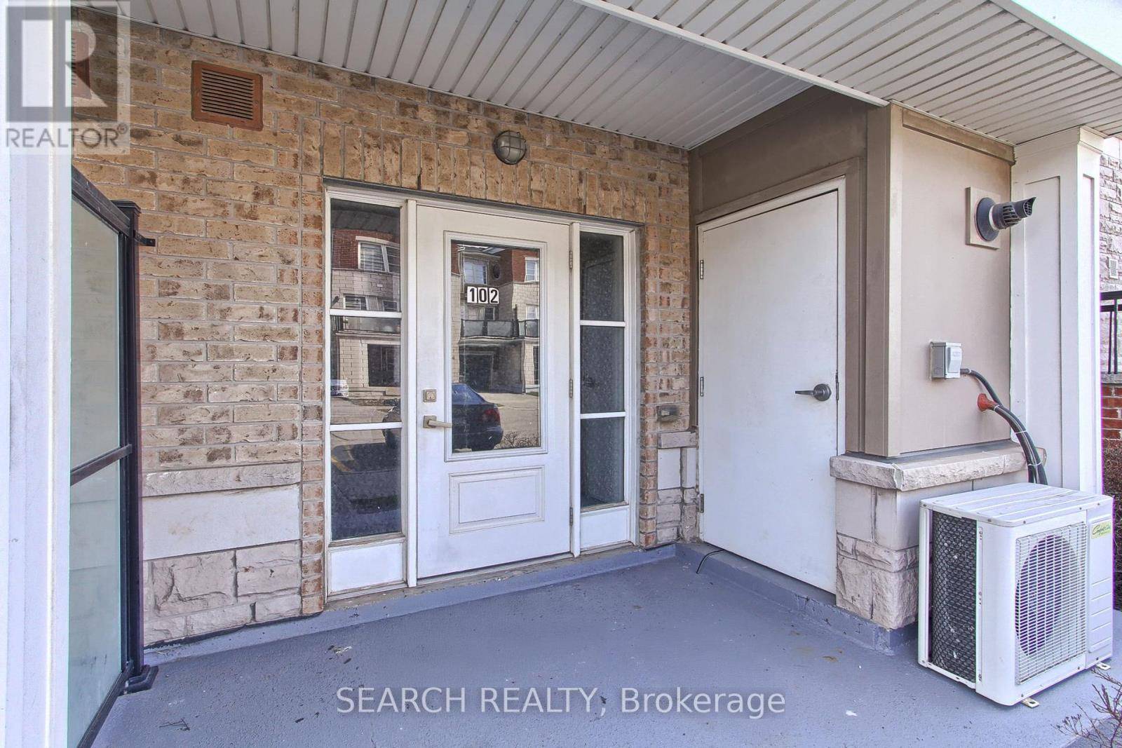 Brampton (northwest Brampton), ON L7A0Z5,70 BAYCLIFFE RD #102