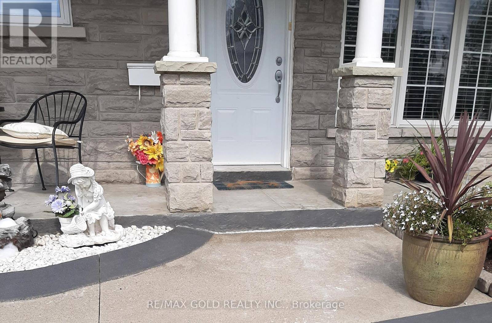 Brampton (brampton East), ON L6W2V9,15 CASTLEMORE DRIVE