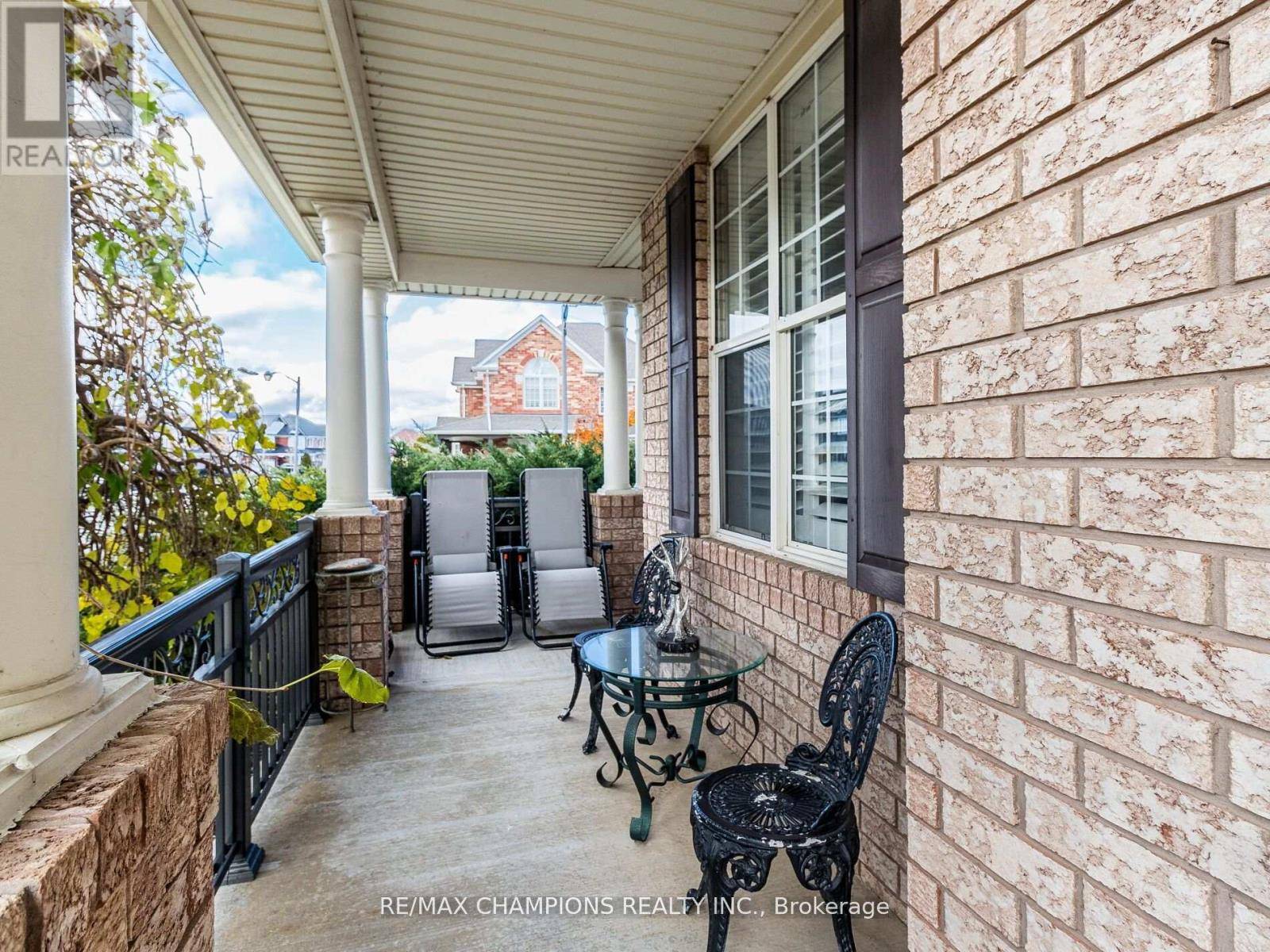 Milton (be Beaty), ON L9T5L4,707 TRUDEAU DRIVE