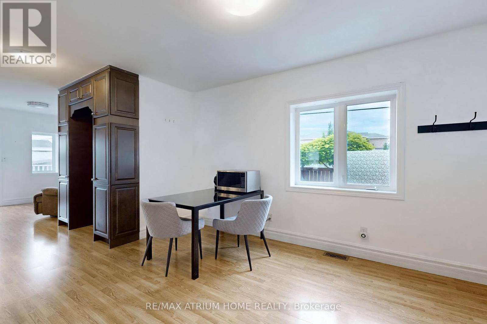 Mississauga (lakeview), ON L5E2A5,1242 ALEXANDRA AVENUE