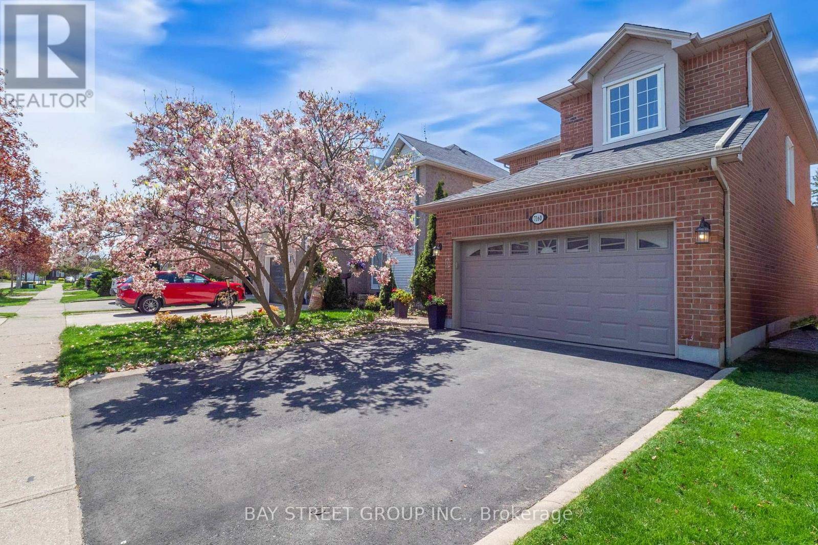 Mississauga (meadowvale), ON L5N5P5,7160 HARDING CRESCENT