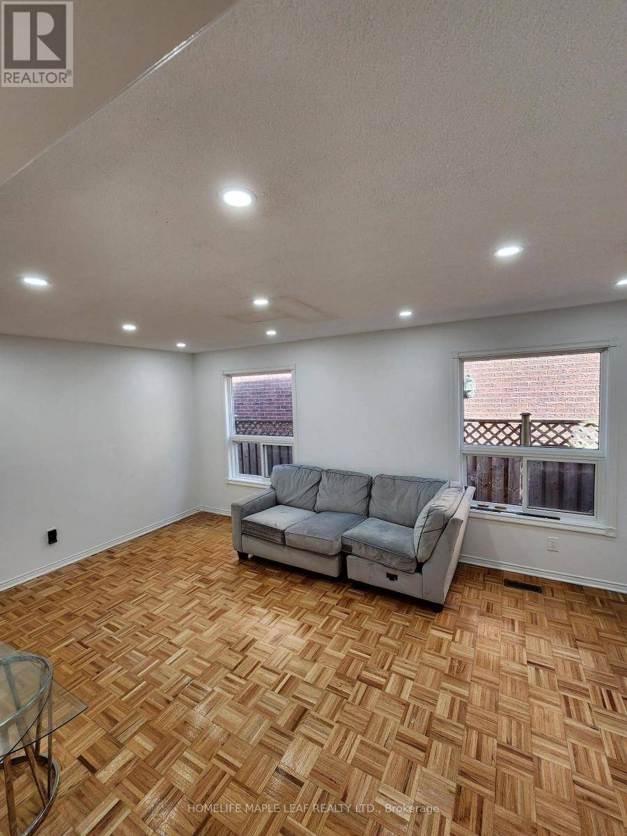 Brampton (heart Lake West), ON L6Z3Y6,82 Stanwell DR #Upper