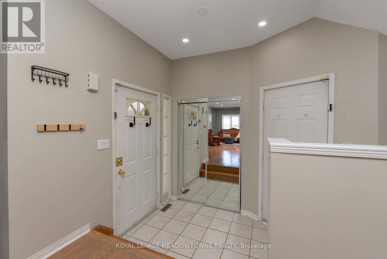 Mississauga (meadowvale Village), ON L5N7S5,1876 STEVINGTON CRESCENT