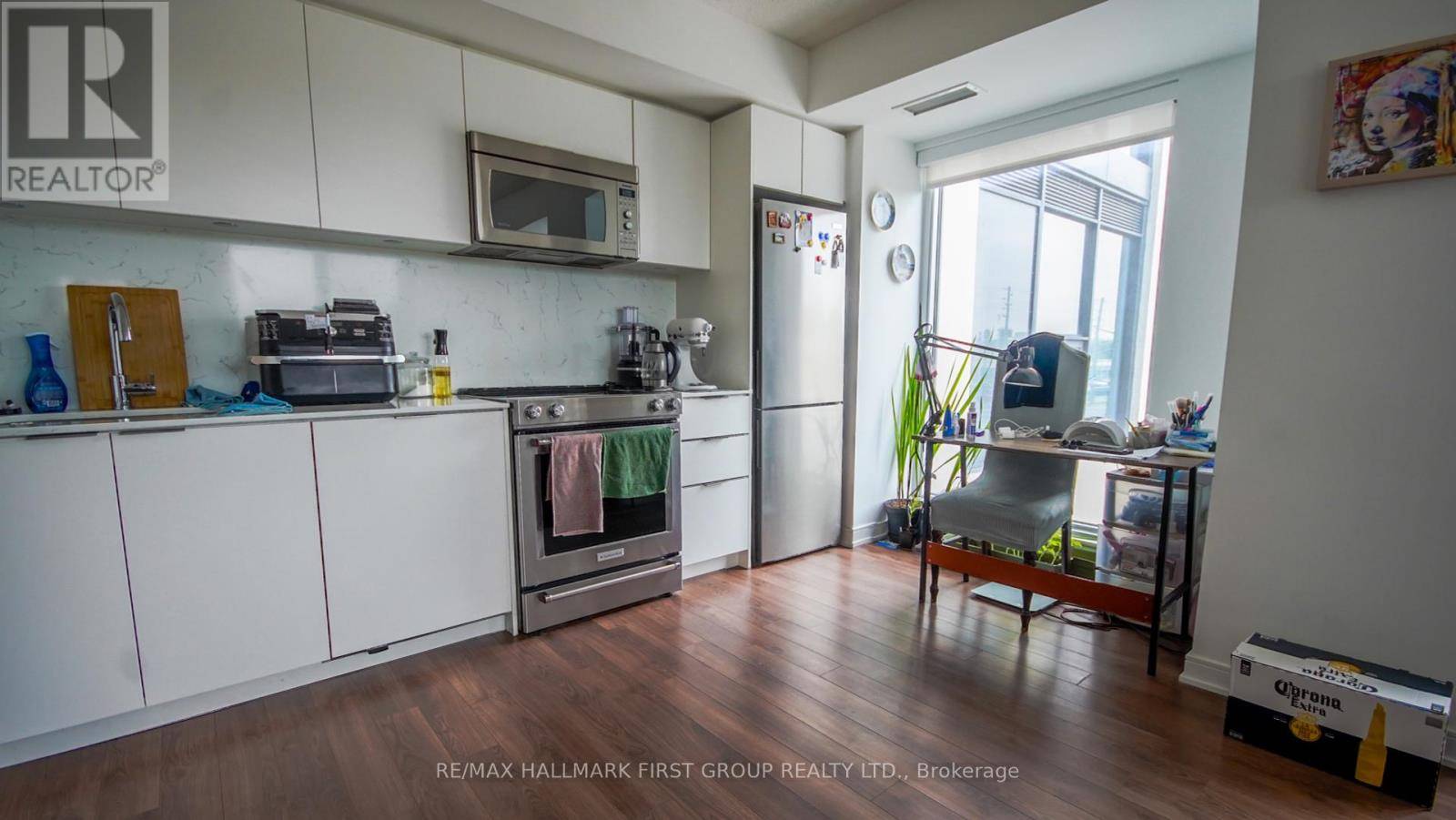 Toronto (islington-city Centre West), ON M9B1B1,30 Samuel Wood WAY #203