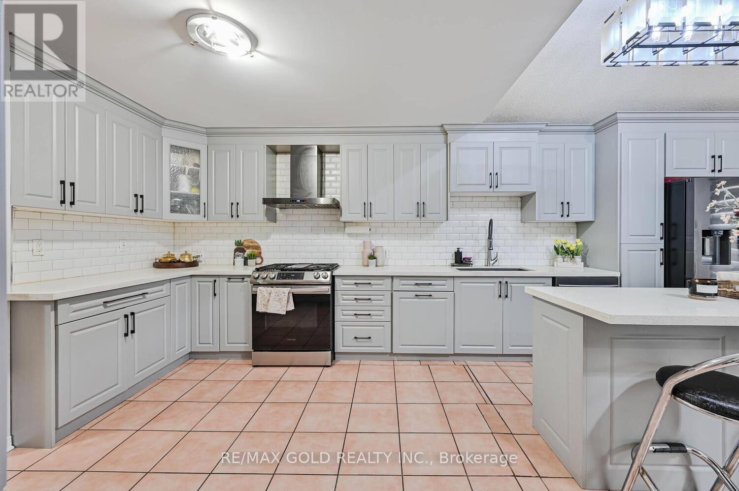Brampton (sandringham-wellington), ON L6R2Y9,111 MINT LEAF BOULEVARD