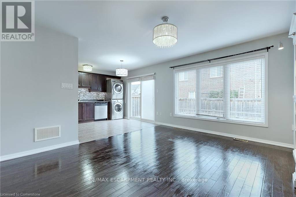 Milton (wi Willmott), ON L9T8G2,1005 Farmstead DR #Main/upper