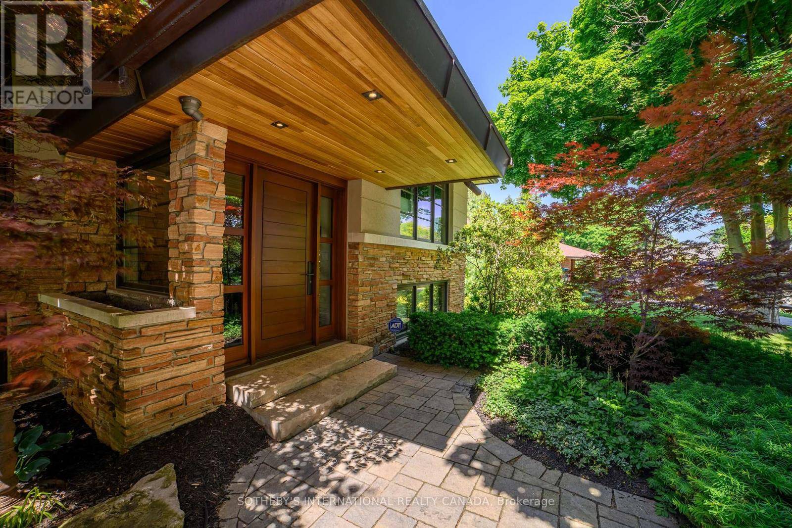 Toronto (princess-rosethorn), ON M9A1V5,14 PLUMBSTEAD COURT
