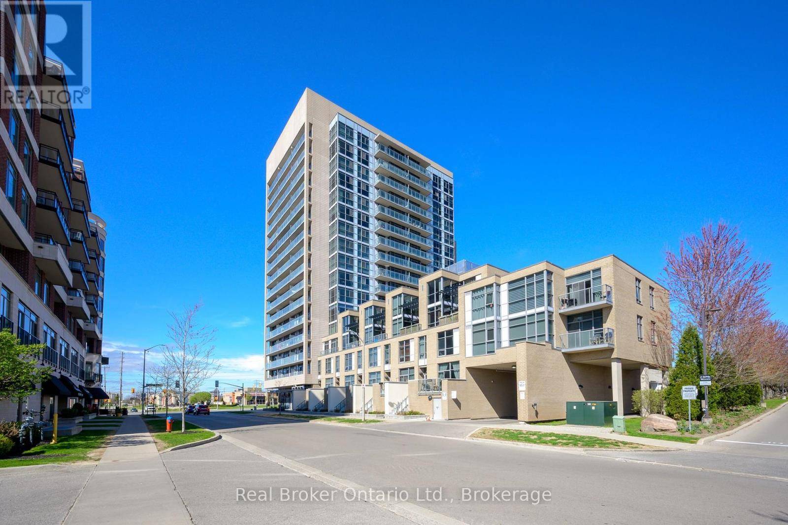 Burlington (uptown), ON L7L0E4,1940 Ironstone DR #219