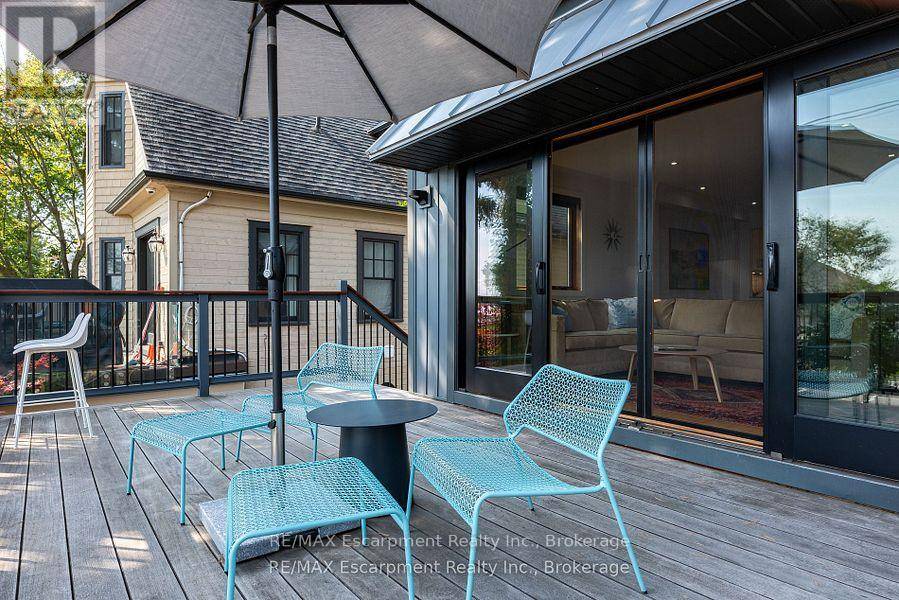 Oakville (br Bronte), ON L6L1A5,2331 ONTARIO STREET