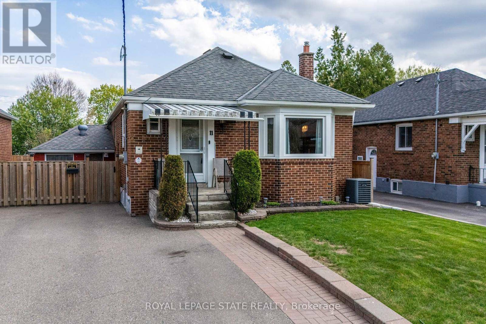 Toronto (weston), ON M9N1E9,11 SPEERS AVENUE