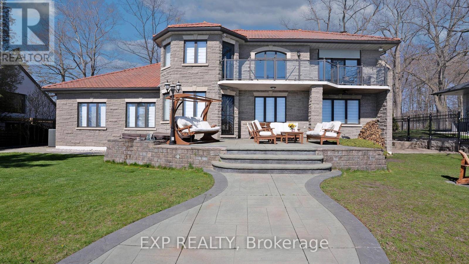 Oakville (sw Southwest), ON L6L1G2,1372 LAKESHORE ROAD