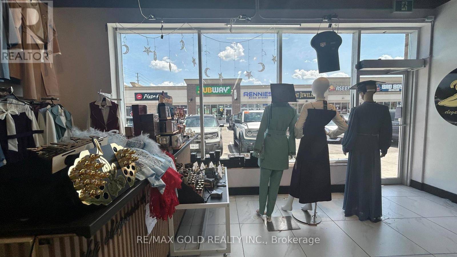 Mississauga (churchill Meadows), ON L5M7N4,3460 Platinum DR #23