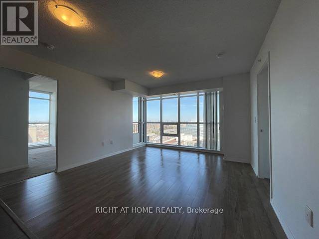 Toronto (yorkdale-glen Park), ON M6A0B6,830 Lawrence AVE West #1504
