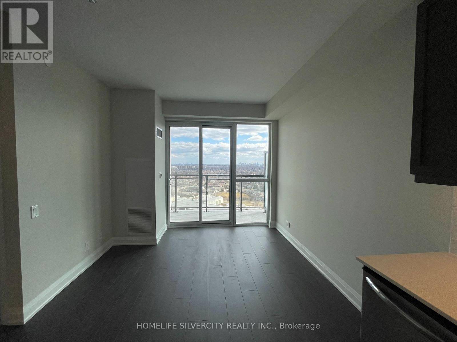Brampton (queen Street Corridor), ON L6W2Z8,15 Lynch ST #2104