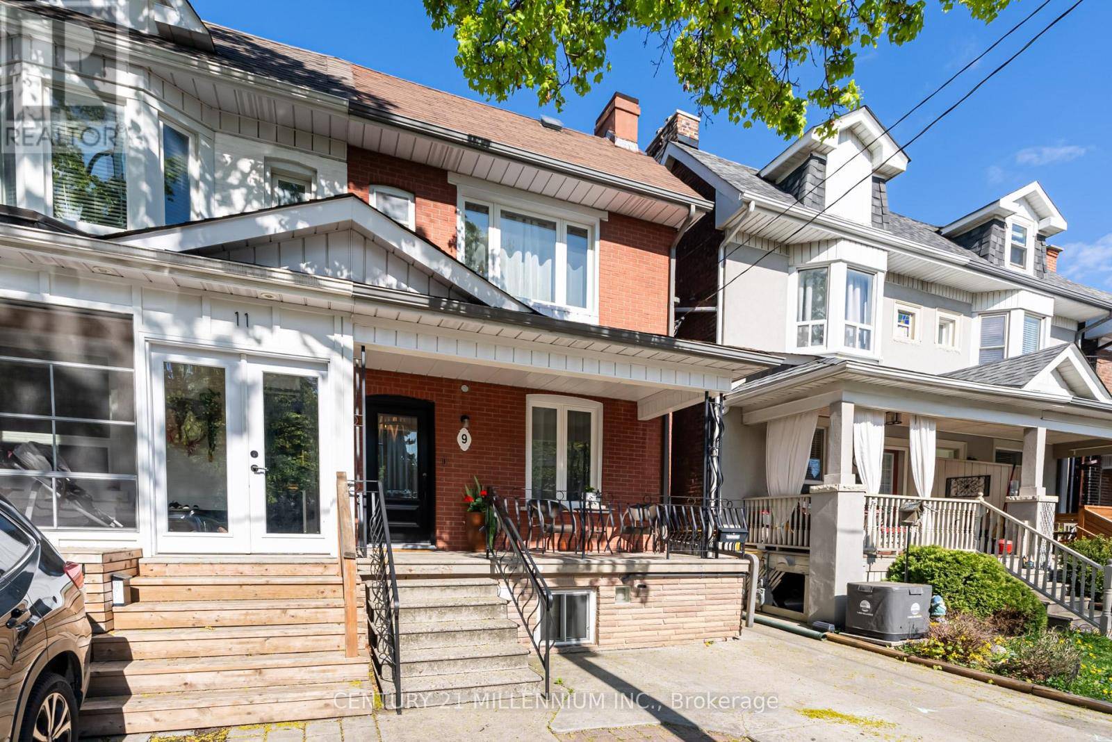 Toronto (weston-pellam Park), ON M6N3H2,9 SPRING GROVE AVENUE