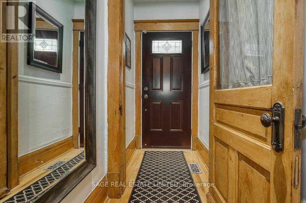 Toronto (dovercourt-wallace Emerson-junction), ON M6G3M1,768 SHAW STREET
