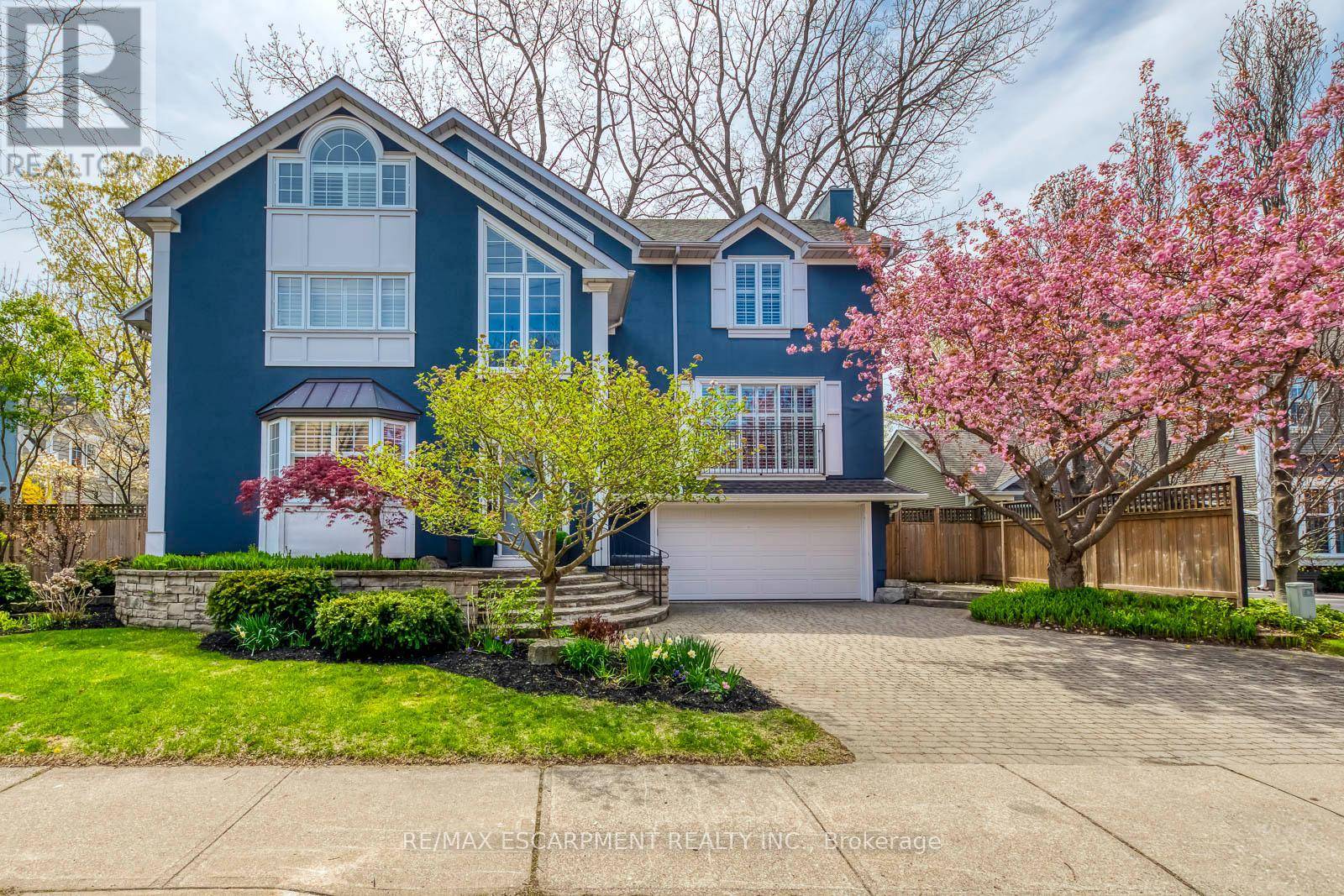 Oakville (co Central), ON L6K3J7,48 FORSYTHE STREET