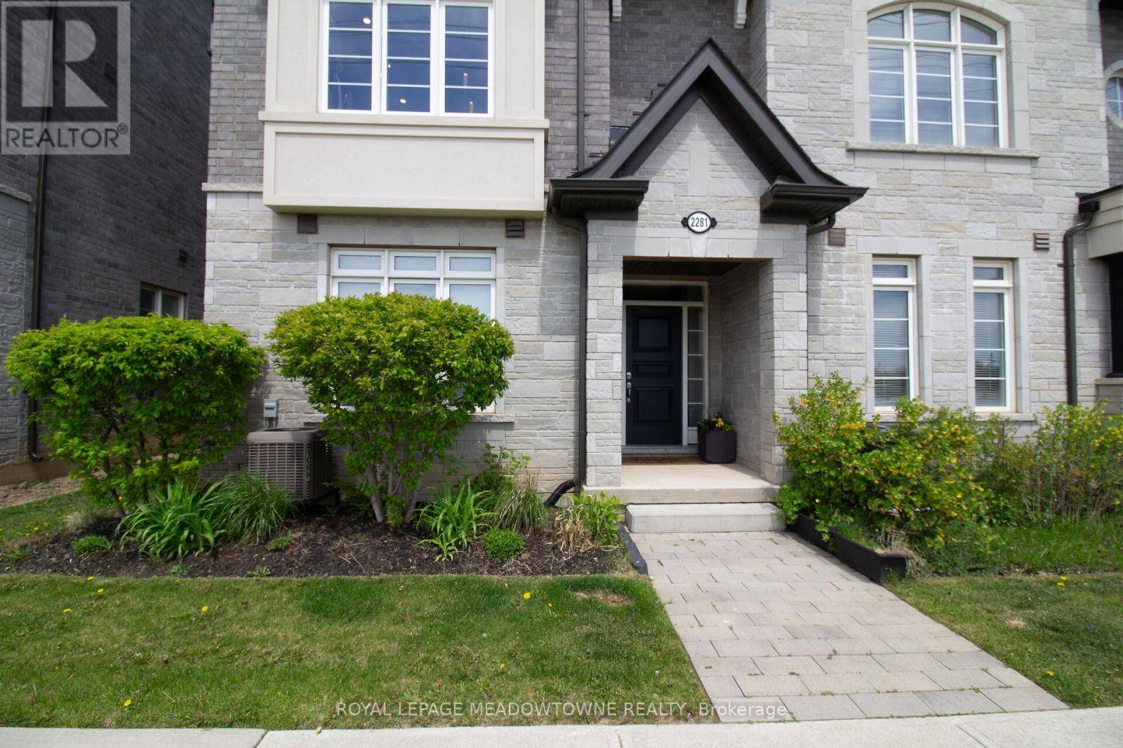 Oakville (wm Westmount), ON L6M1P4,2281 KHALSA GATE