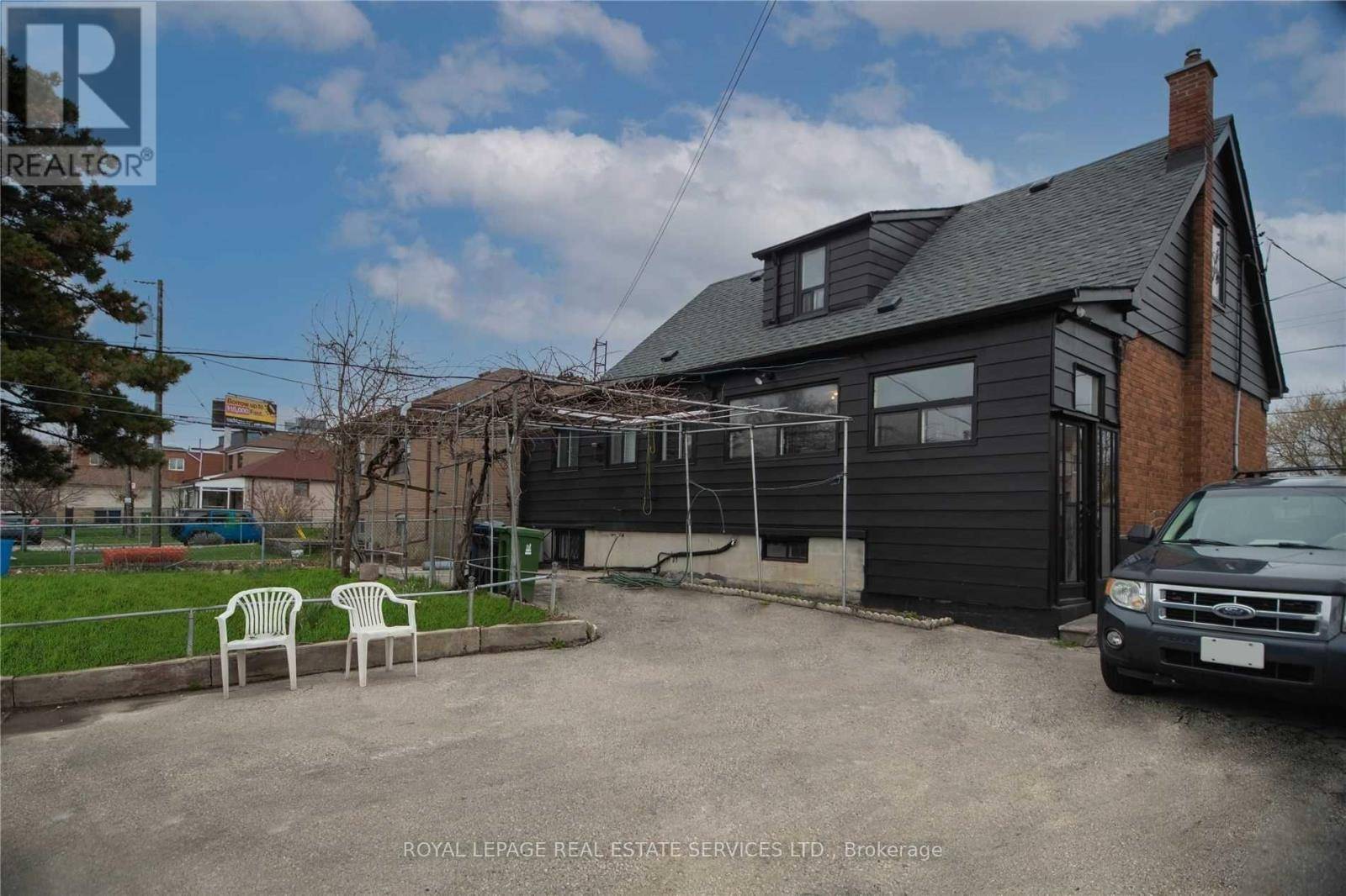 Toronto (yorkdale-glen Park), ON M6B3Z1,1010 CALEDONIA ROAD