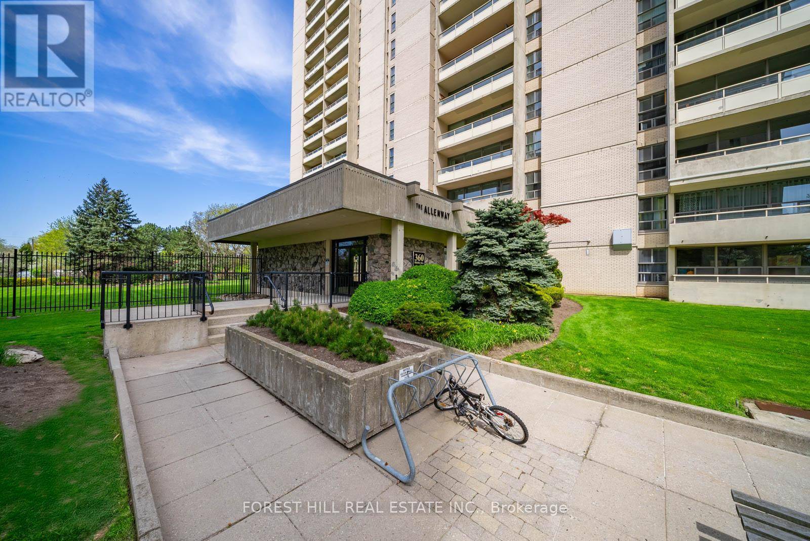 Toronto (briar Hill-belgravia), ON M6B1K1,360 Ridelle AVE #2114