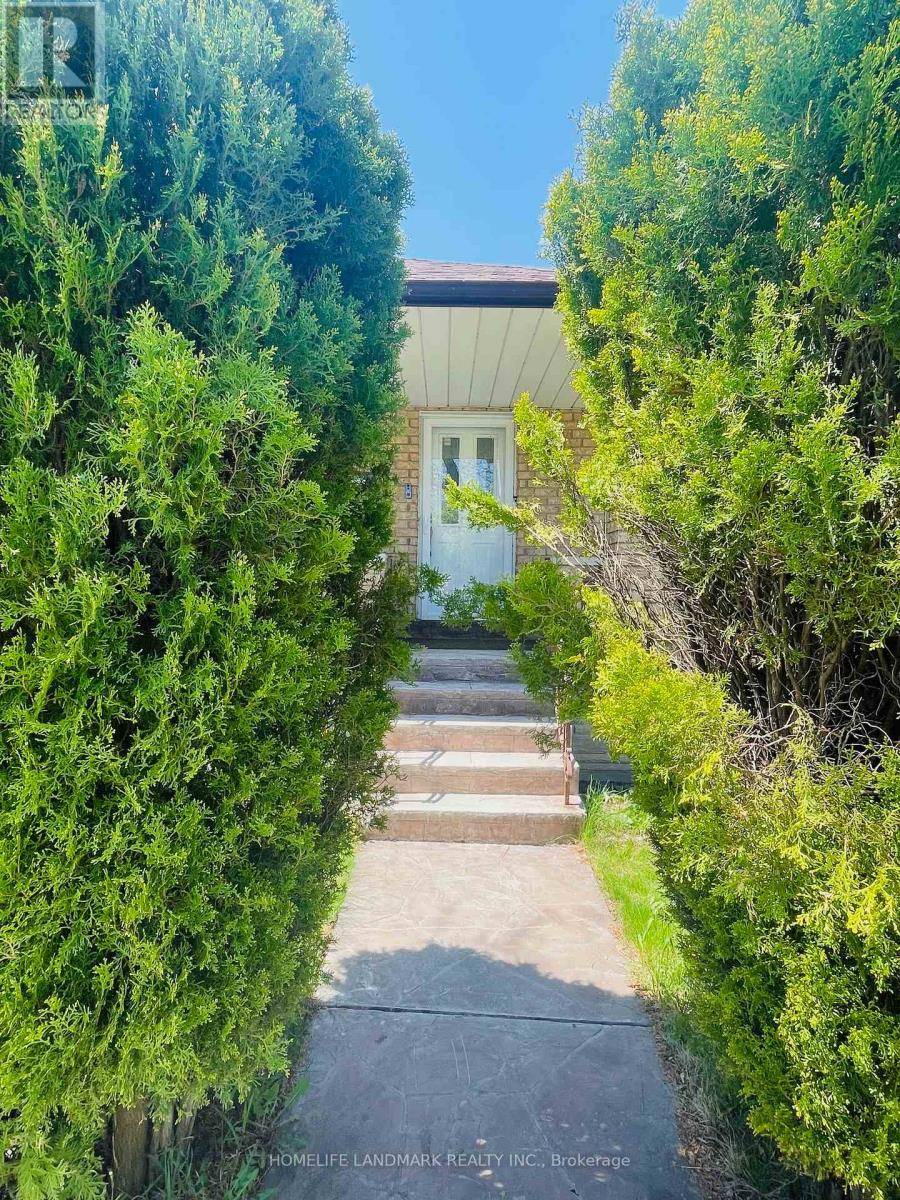 Toronto (downsview-roding-cfb), ON M3M1C4,24 Highview AVE #main floor