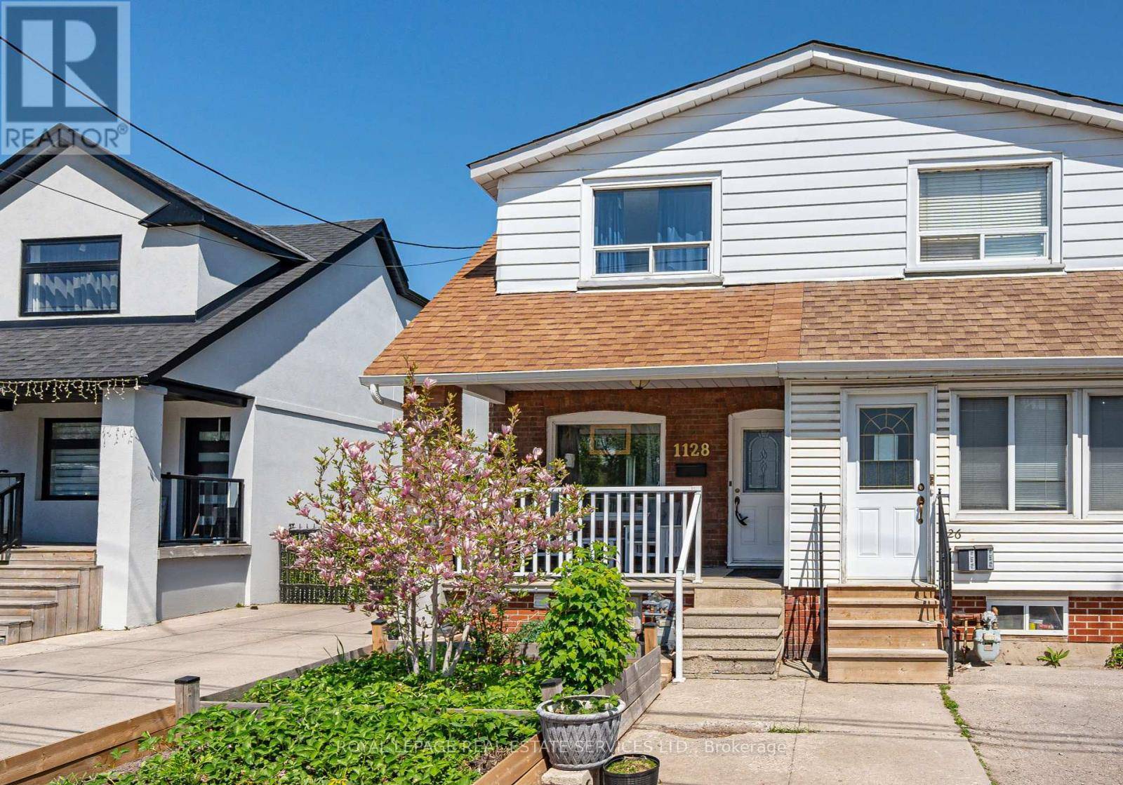 Toronto (briar Hill-belgravia), ON M6B1C4,1128 ROSELAWN AVENUE