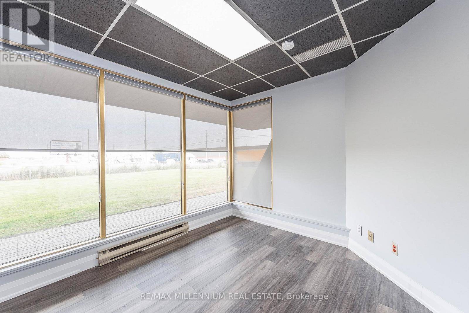 Brampton (bramalea West Industrial), ON L6T1A2,1300 Steeles AVE #110