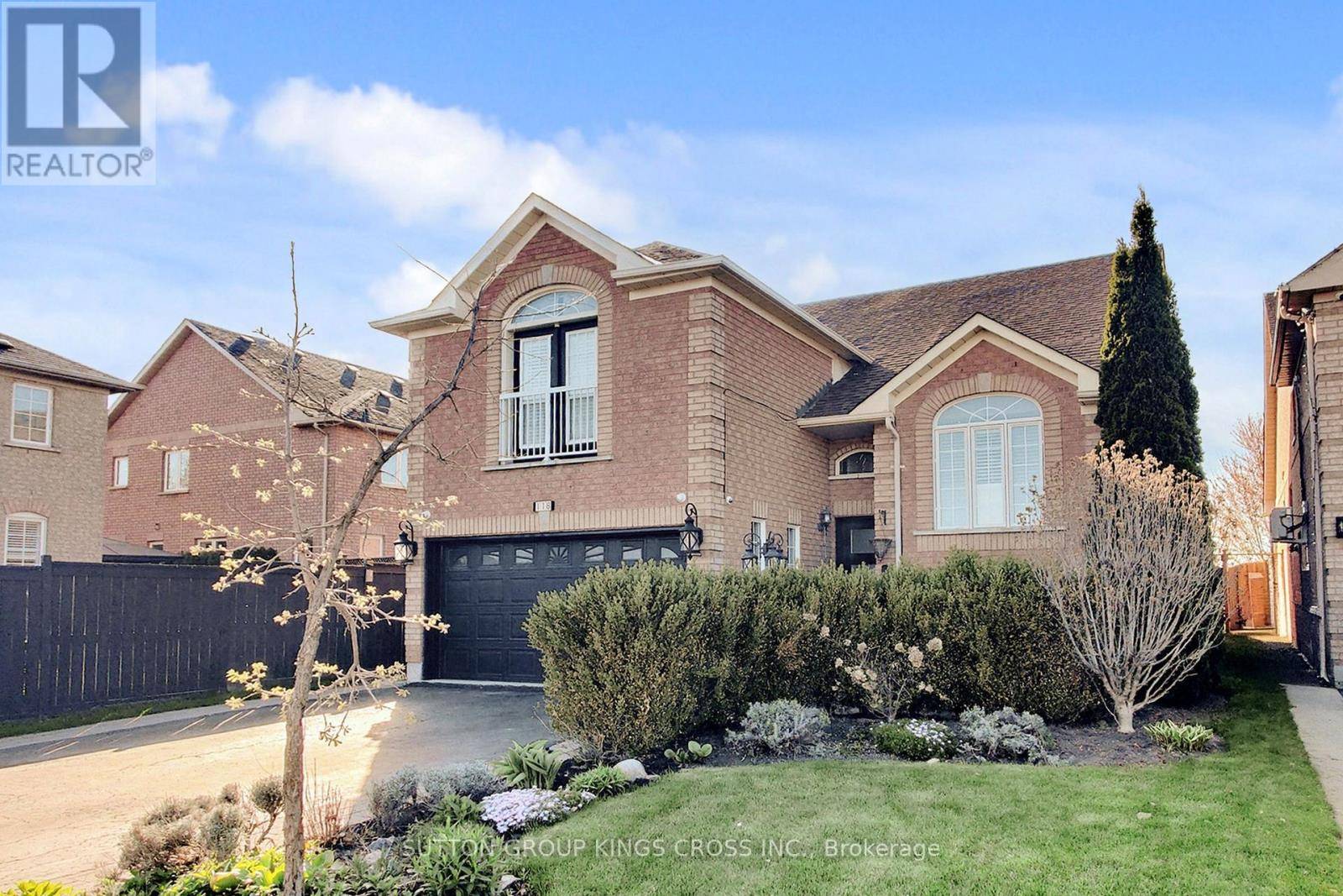 Brampton (northwest Sandalwood Parkway), ON L7A1N4,118 VAN SCOTT DRIVE