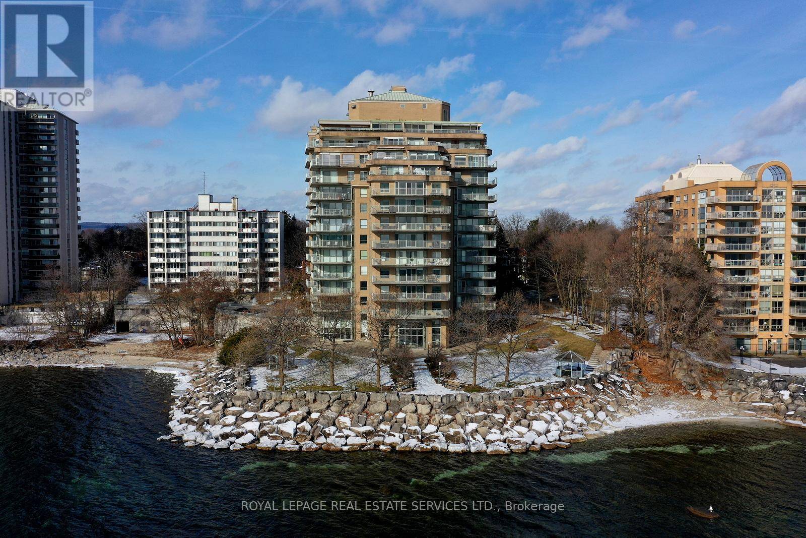 Burlington (brant), ON L7R4K1,2190 Lakeshore RD #PH11C