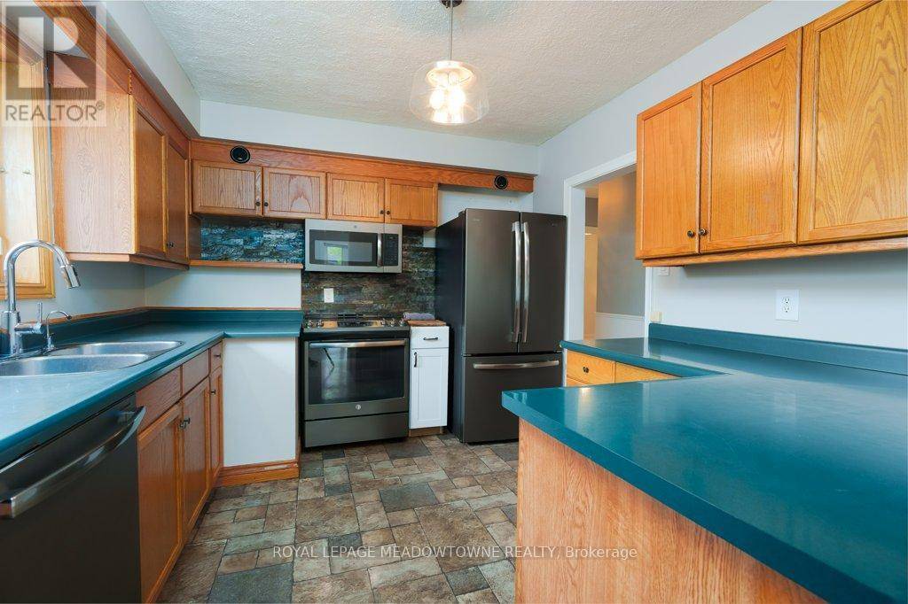 Halton Hills (georgetown), ON L7G1L8,20 BAIRSTOW CRESCENT