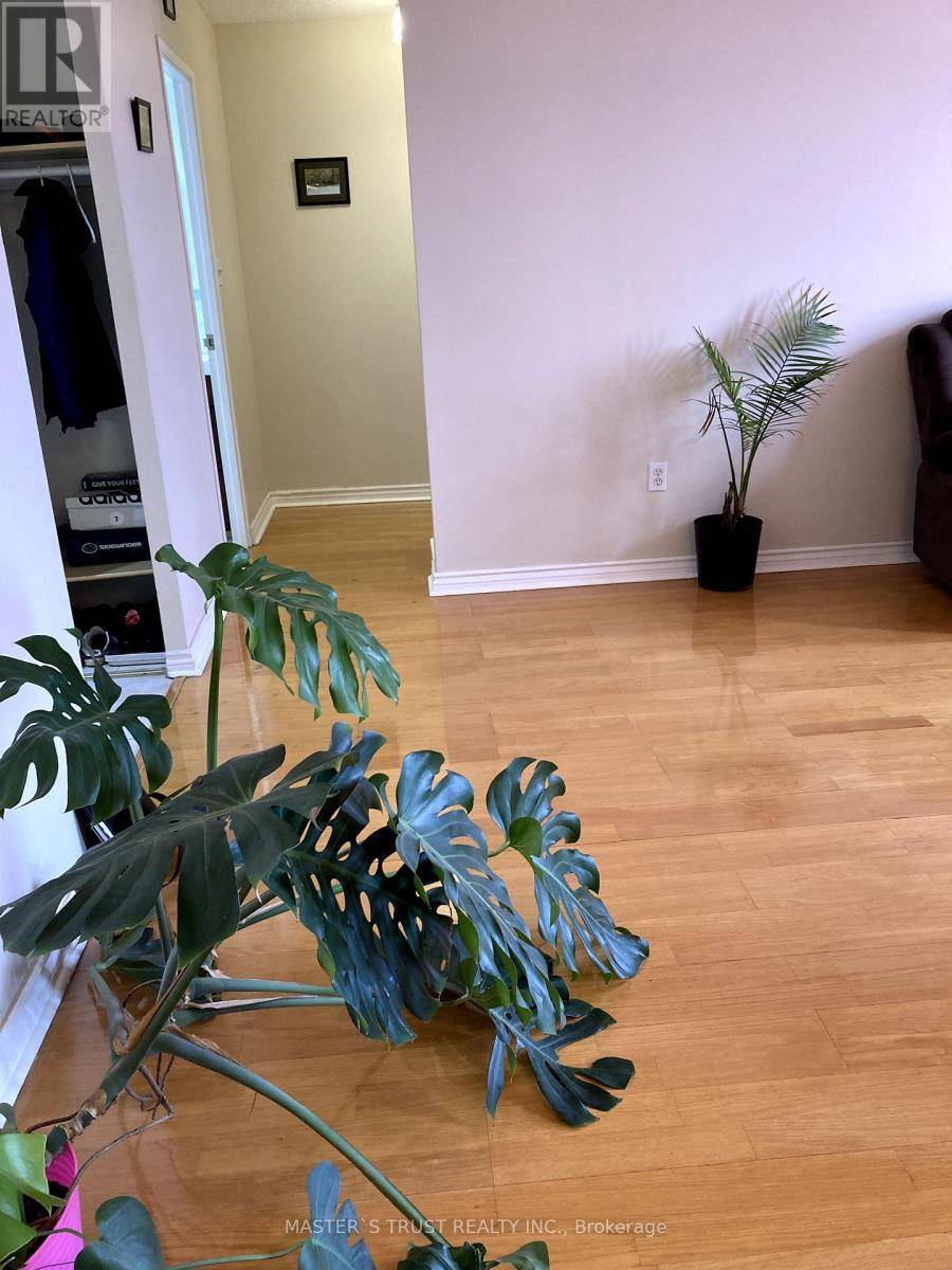 Toronto (black Creek), ON M3N2P3,335 Driftwood AVE #707