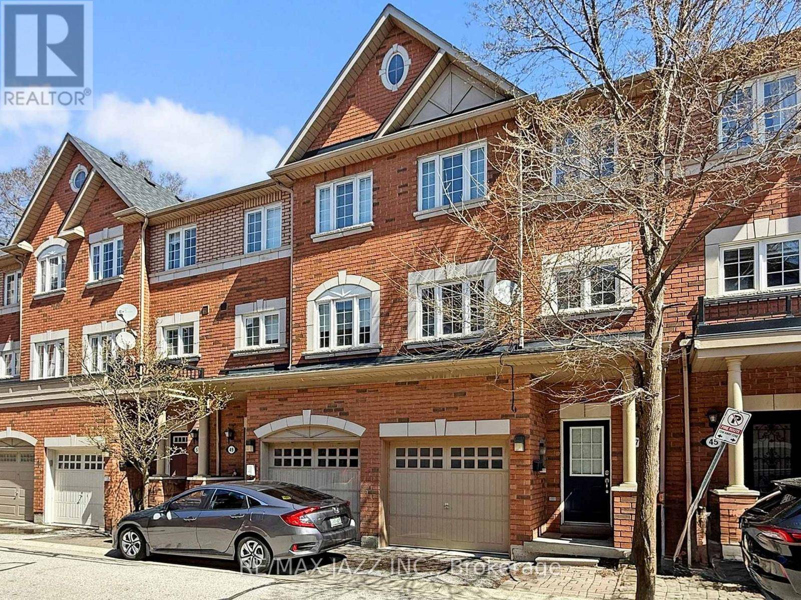 Toronto (weston), ON M9N4A2,47 ELPHICK LANE