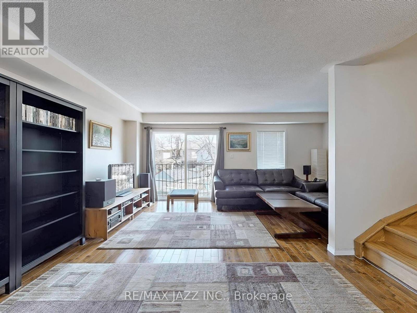 Toronto (weston), ON M9N4A2,47 ELPHICK LANE