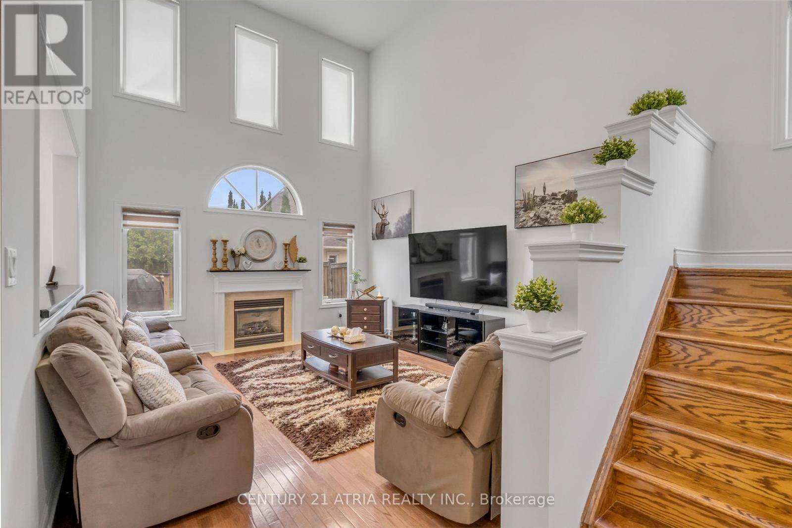 Brampton (vales Of Castlemore North), ON L6P1W4,10 LOUVAIN DRIVE