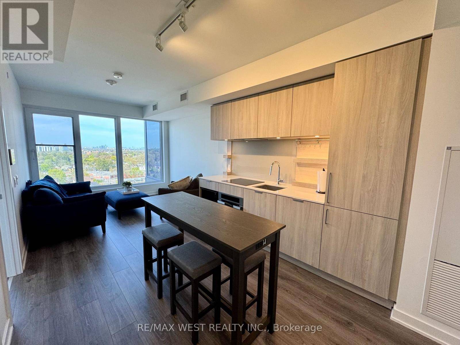 Mississauga (port Credit), ON L5G0E1,28 Ann ST #1204